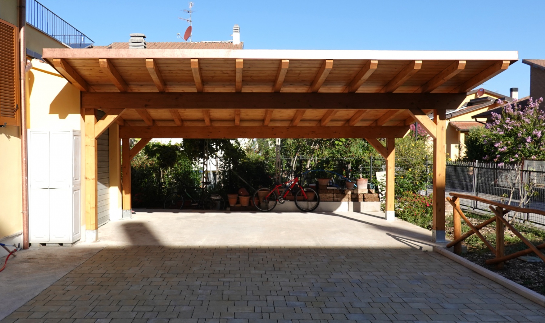 copertura in legno per auto